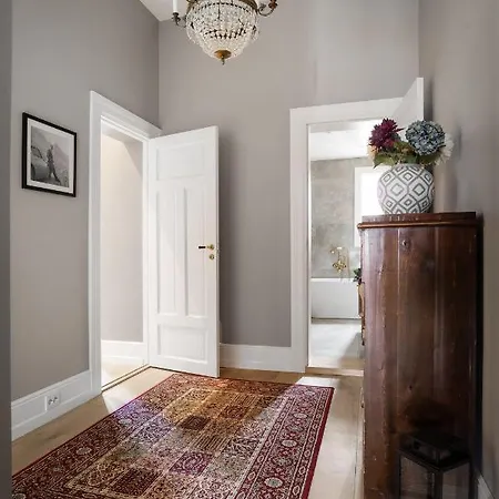 Sophisticated In Apartamento