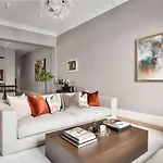 Sophisticated In Apartman